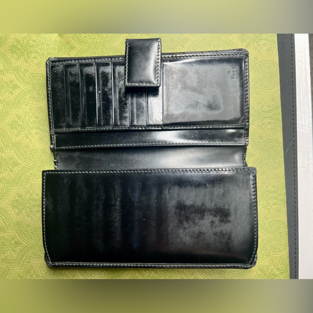 Authentic Gucci Wallet - Picture 10 of 10